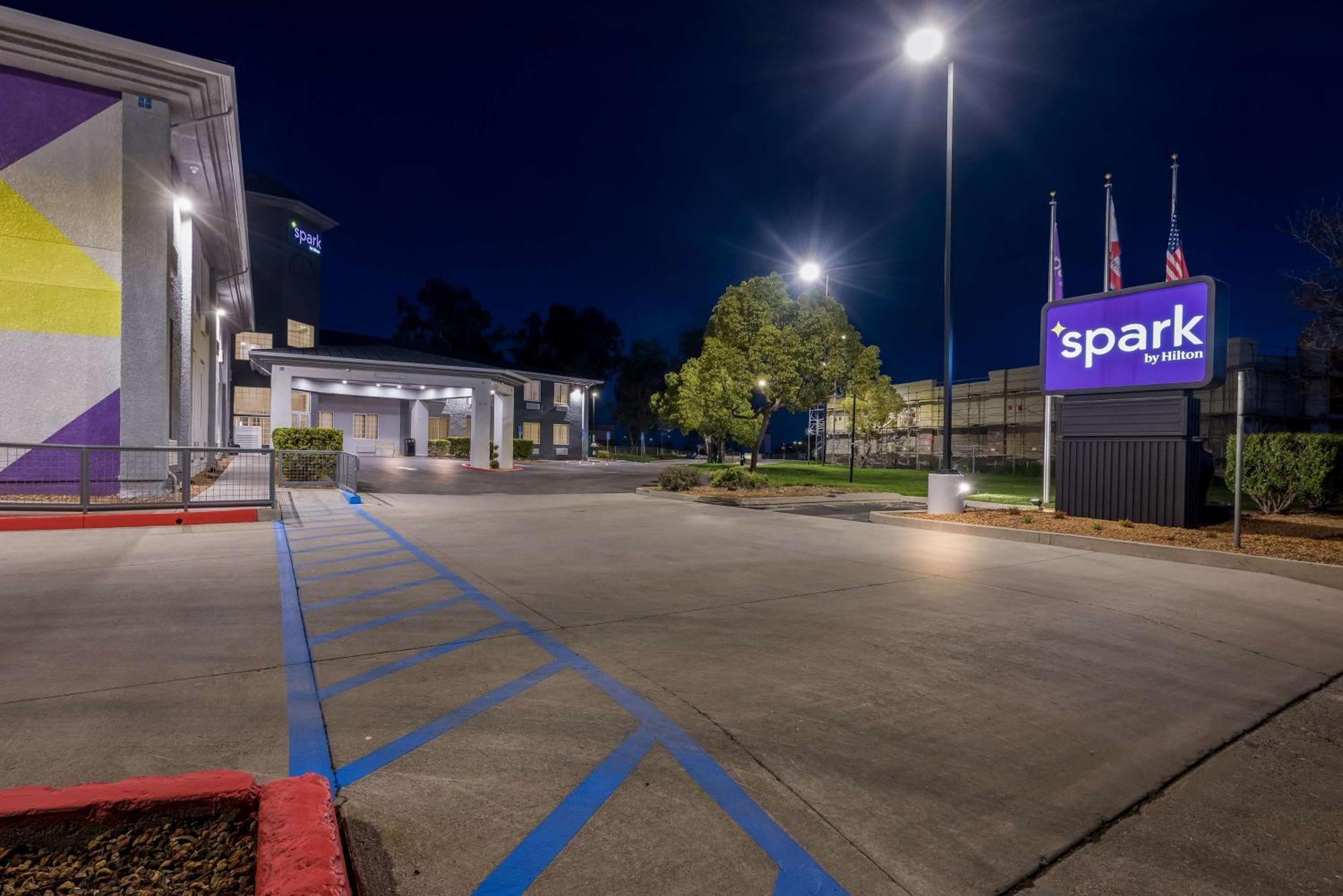 Spark By Hilton Williams Newly Opened 2025 מראה חיצוני תמונה